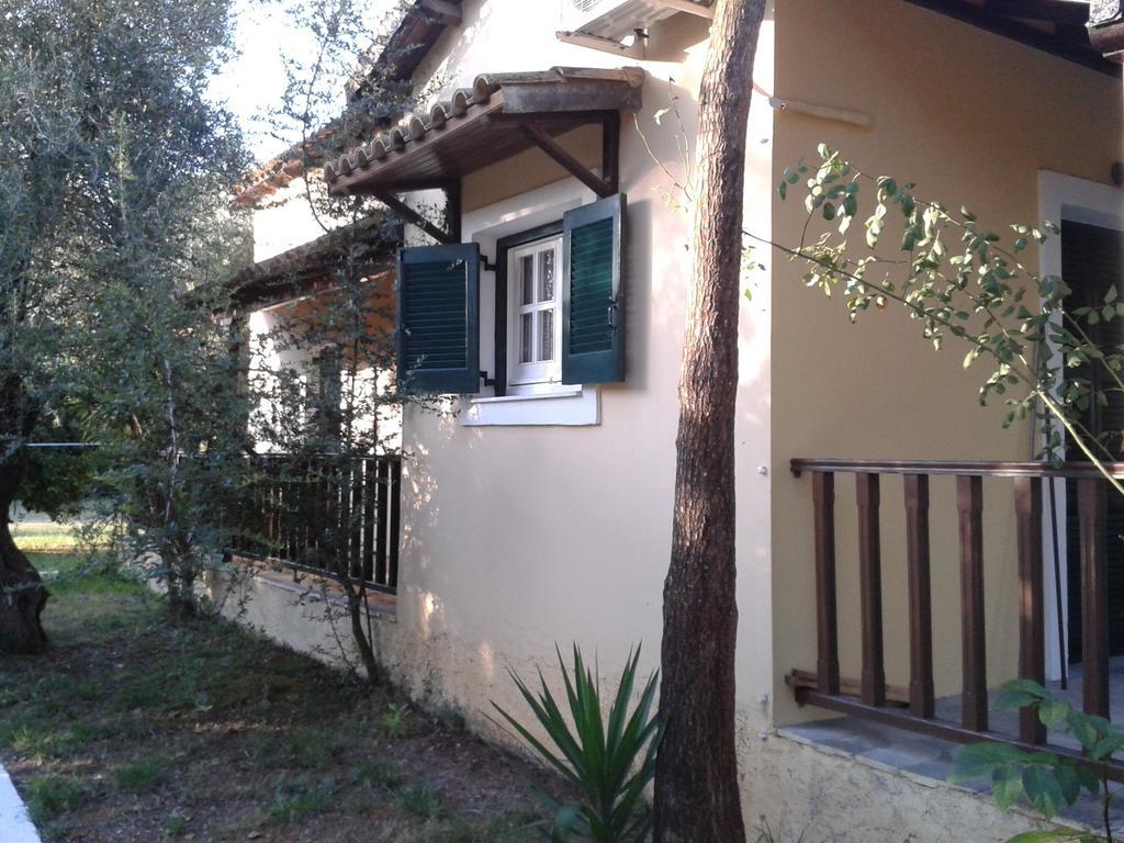 Rododafni Apartment *